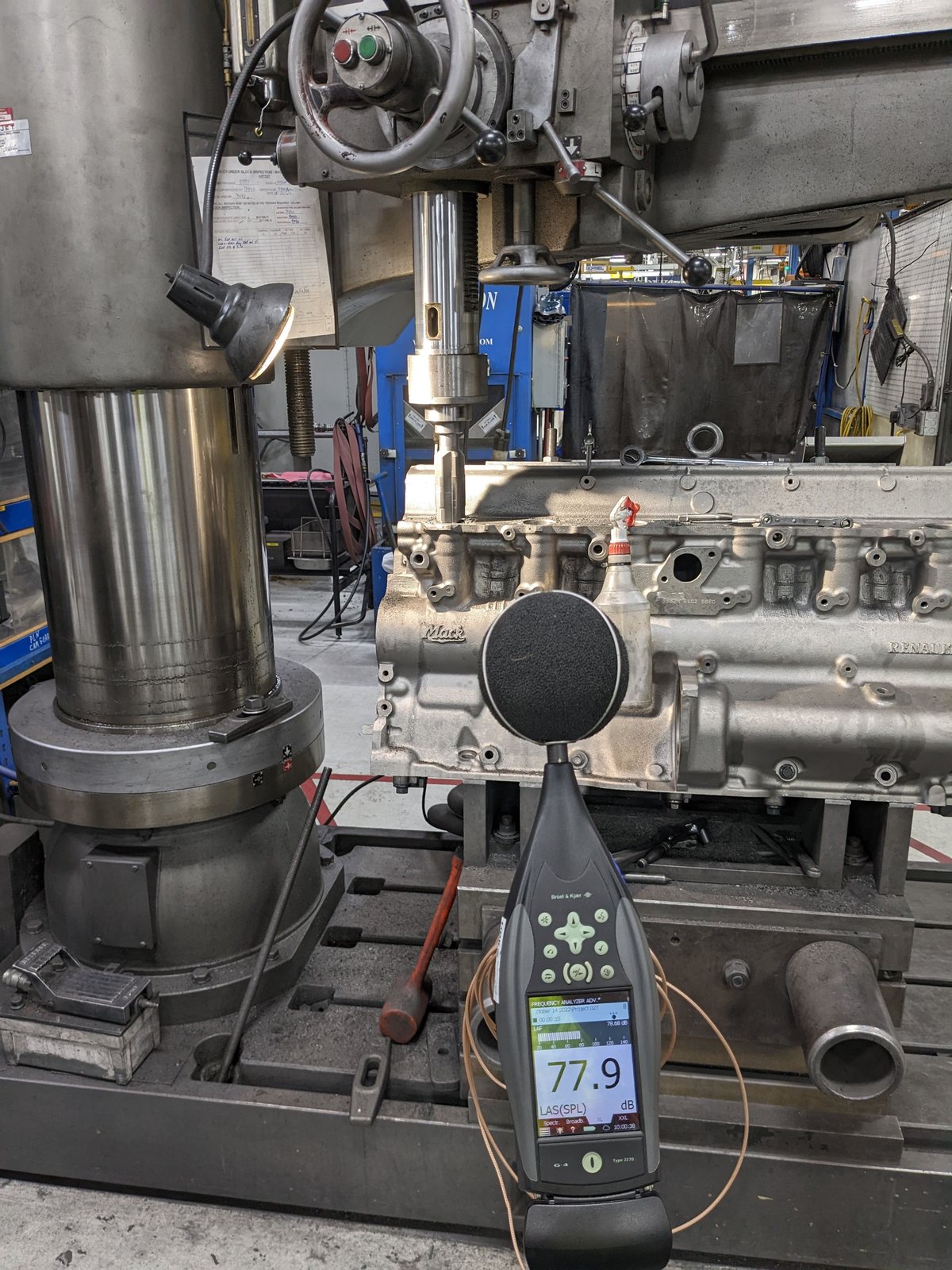 Field sound measurement equipment used for industrial equipment noise testing